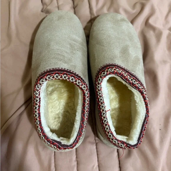 Hard bottom slippers - Picture 2 of 5
